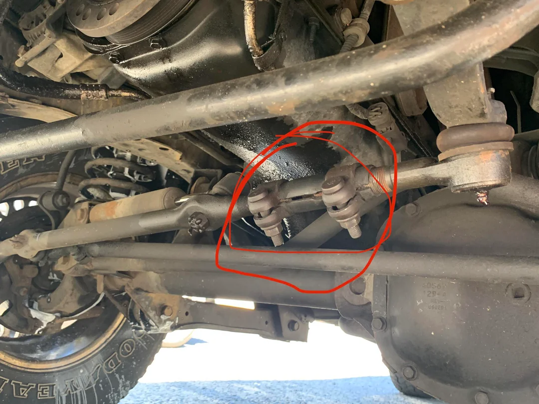 Worn Drag Link Symptoms That Cause Steering Looseness in Trucks